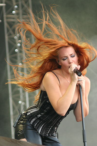 Epica_simone_simons